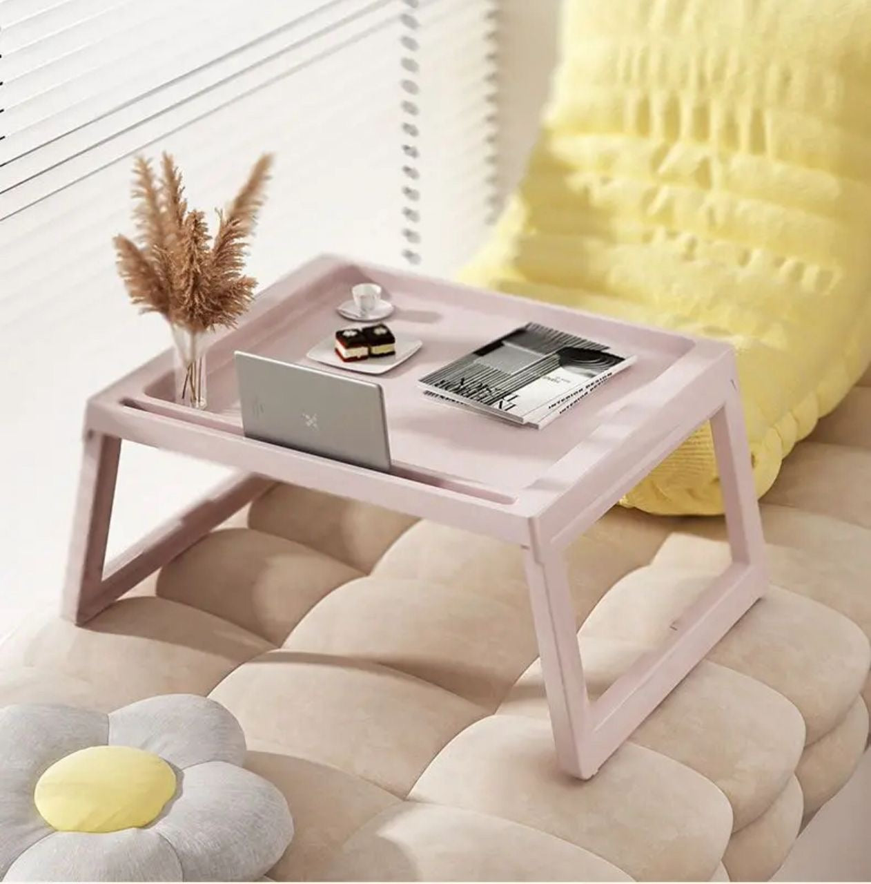 طاولة السرير مع أرجل قابلة للطي